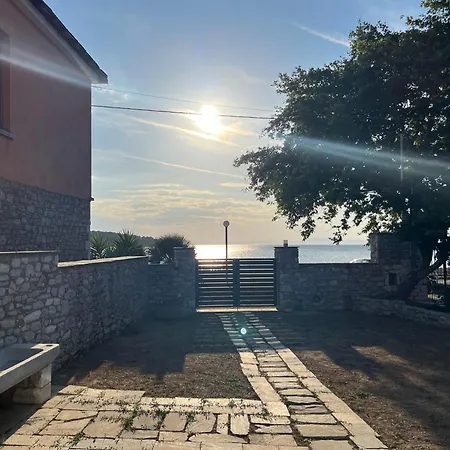 Eva Seaside House بيت للعطل ميلينا